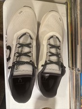 On Men s Cloud monster 2. US Size 13M