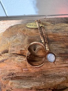 Authentic Vintage Shur-Lock Gluv-Gard 14K Gold Plated Glove Holder Blue Cabochon w/ Tag