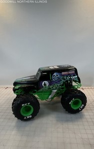 Spin Master Grave Digger Monster Truck R/C Toy (No Remote): Tested Works