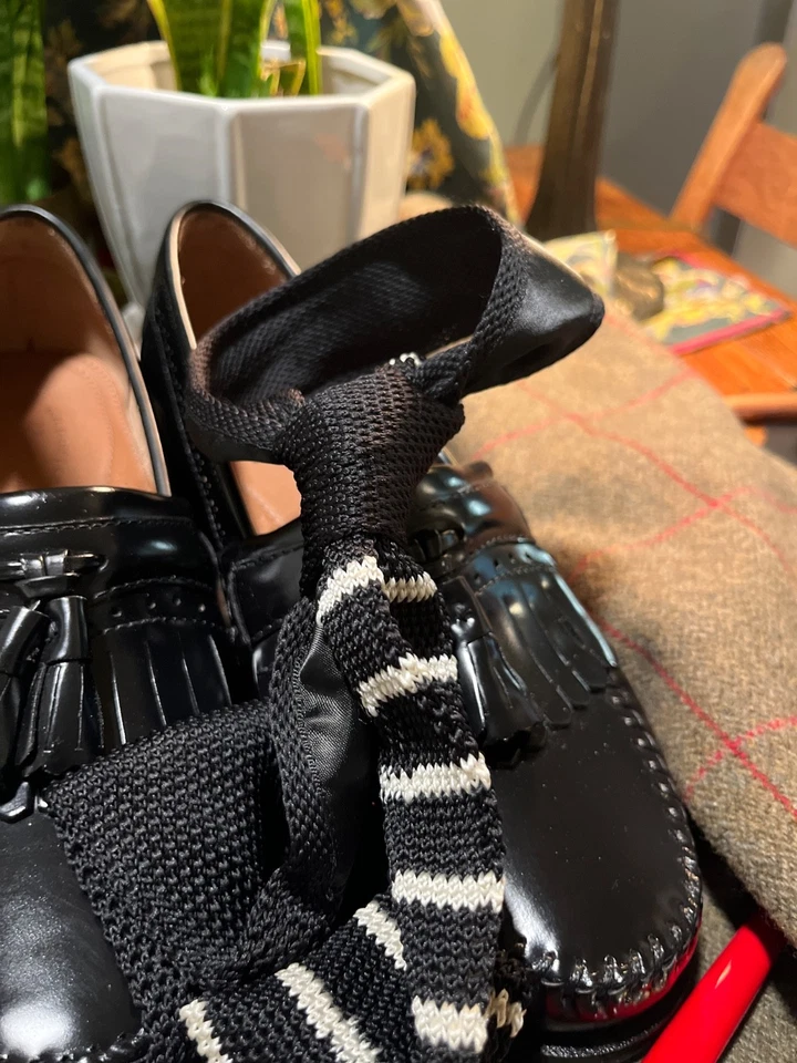 NEVER BEEN KISSED, OAK ISLAND TIENDA PARA HOMBRE: CORBATA DE PUNTO BLANCA Y NEGRA NUEVA Foto 3 de 4