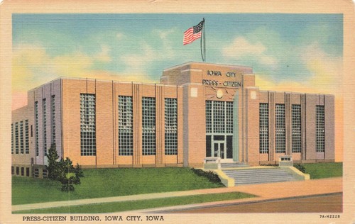 Postcard Press Citizen Building Iowa City Iowa IA - Picture 1 of 2