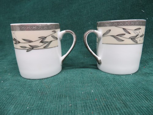 2 exquisitas tazas Demitasse de porcelana Yamassen con adornos de oro de 24 quilates - Imagen 2 de 7