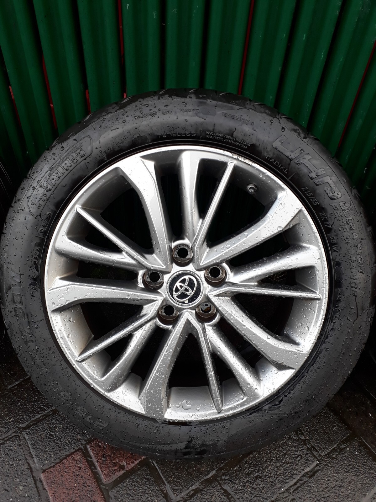 Toyota Avensis SET OF GREY Alloy Wheels WITH 215/55/17 TYRES 20152020
