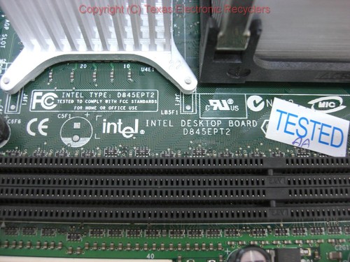 Intel d845ept2 a83390-307 Motherboard w/ Intel sl5tk 1.7GHz CPU & heatsink - Picture 2 of 5