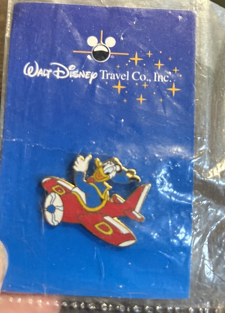 Walt Disney World Travel Company Donald Duck Pin