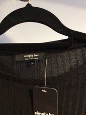 Women’s Plus Size Long Sleeved Black Tunic. Simply Be