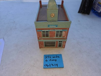 DAILY JOURNAL HO SCALE BUILDING, SEE PHOTOS FOR DETAILS AND DIMENSIONS