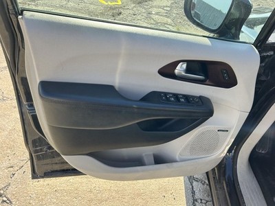 PACIFICA  2017 Front Door Trim Panel 572397