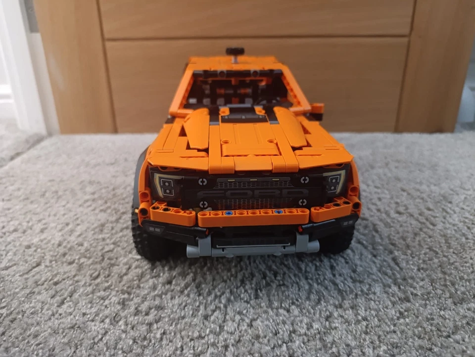 LEGO Technic 42126 Ford F-150 Raptor, photo 2 of 5