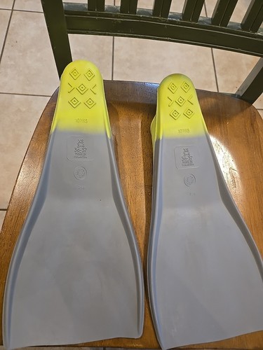 Speedo Pinne Allenamento Nuoto XS 3-4 /36-37 Grigio Giallo - Foto 7 di 12