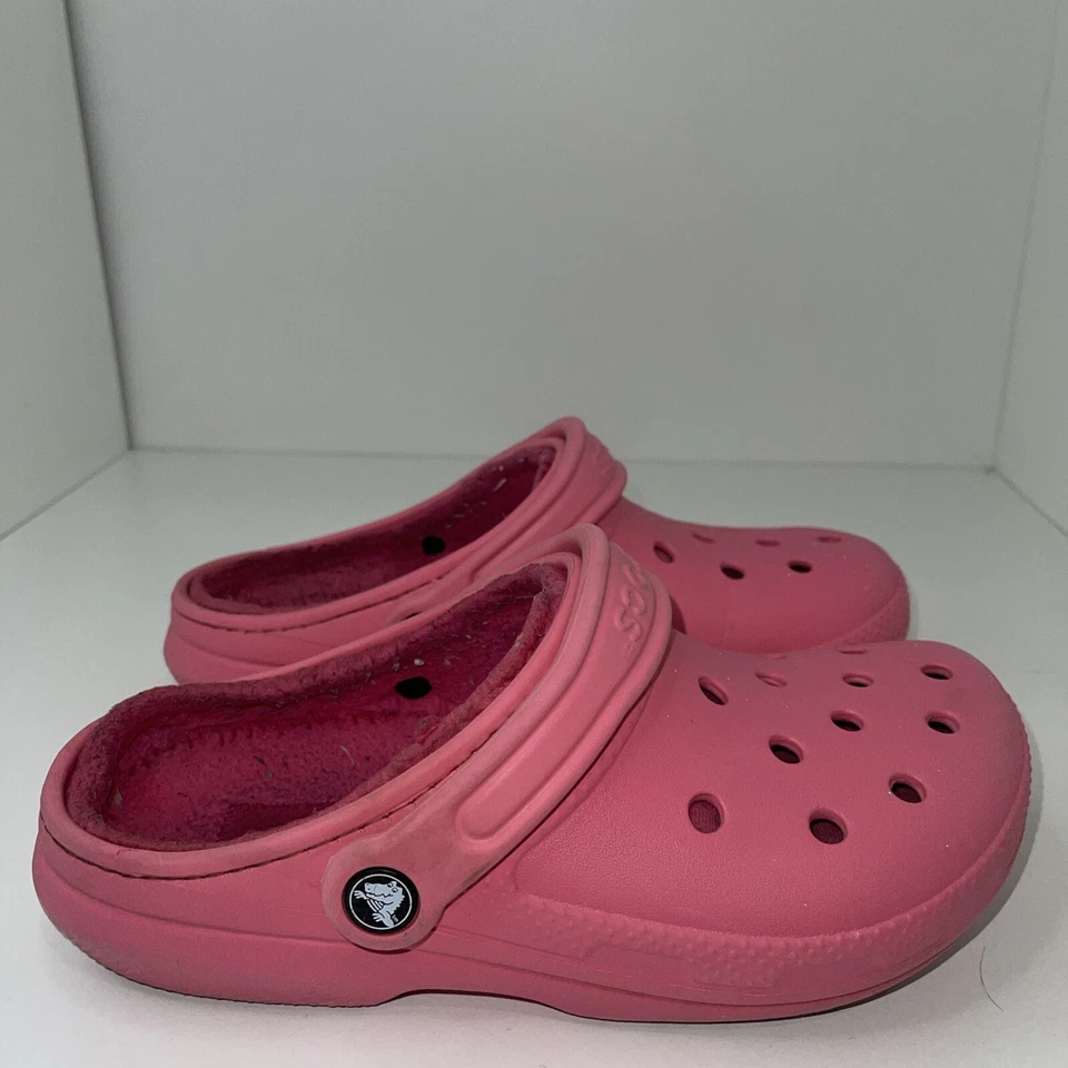 Zuecos clásicos forrados de piel sintética Pink Crocs talla 7 cómodos sin cordones Foto 2 de 4