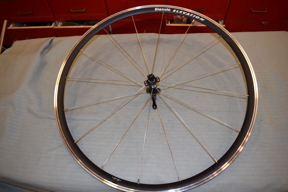 Bianchi Front road wheel 700C 622x13 18 hole 820 grams Bianchi Front road wheel 700C 622x13 18 hole 820 grams