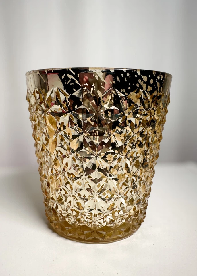 Suporte de vela vazio Bella ILLUME vidro facetado dourado estilo vintage - Imagem 3 de 4