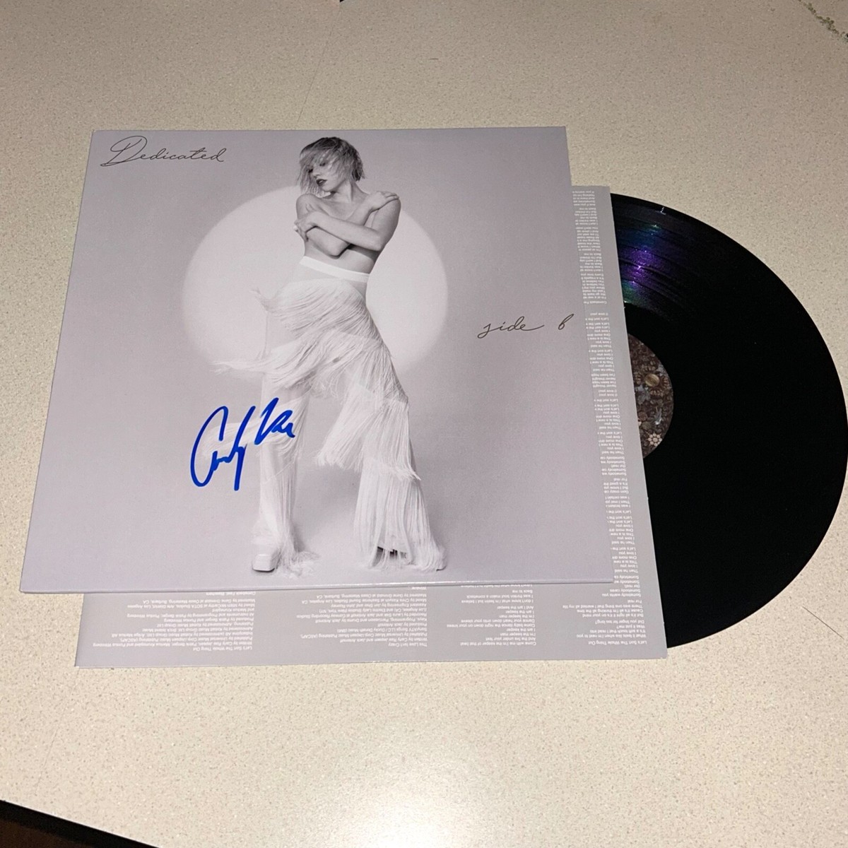 Carly Rae Jepsenサイン CARLY RAE JEPSEN SIGNED DEDICATED VINYL LP - BECKETT COA | eBay