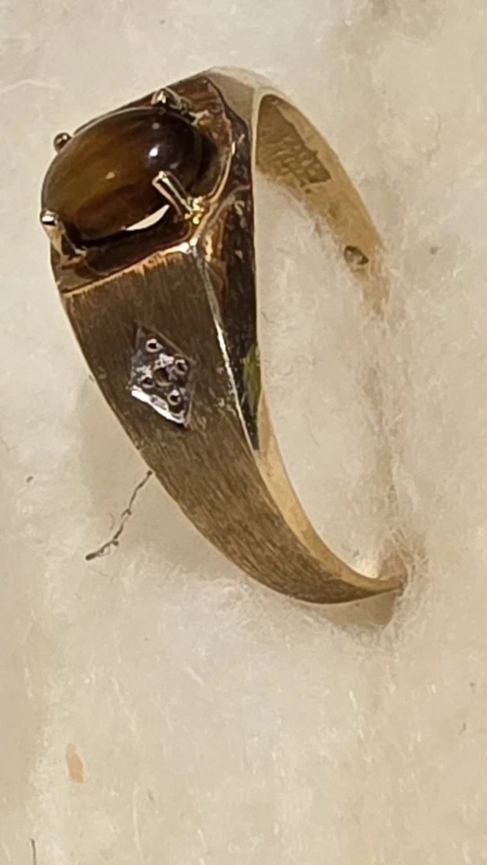10 K 10 KP Gold Ring with Tiger's Eye Stone Size 9.5 Absolutely Stunning  - Image 3 of 4