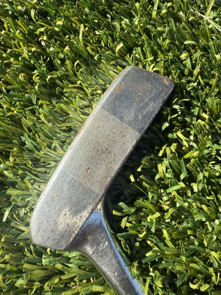 Rare Ben Hogan Medallion putter Early  50's grip and shaft 36 Inch - Image 4 of 4