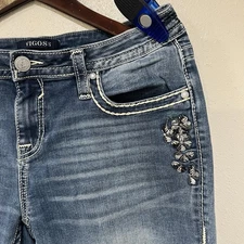 Vigoss Heritage Fit Women’s Denim Jeans Size 14 L30 With Floral Embellishments
