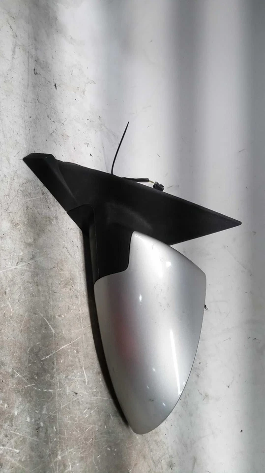 Used Left Door Mirror fits: 2006 Chevrolet Malibu Power classic style emblem in Foto 2 de 4