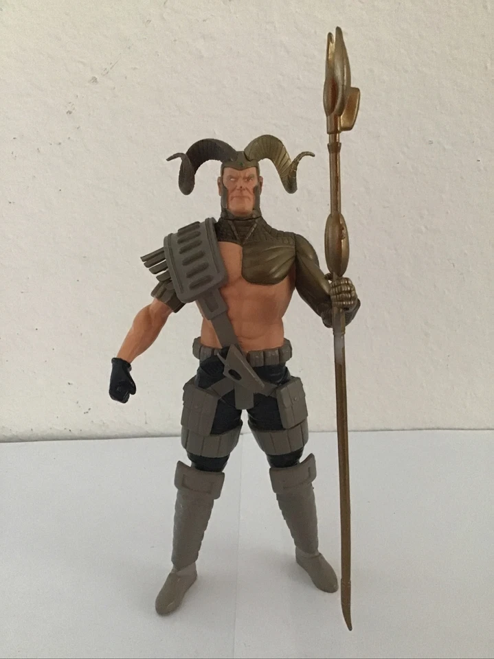 "Figura de acción de cómic coleccionable DC Direct Kingdom Come Magog 7"" con lanza" Foto 3 de 4