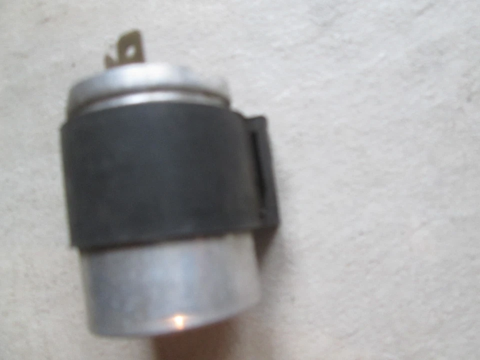 OEM HONDA CB650 / CB650C / CB650SC / CM450A RELÉ INTERMITENTE 38301-415-004 BUENO Foto 3 de 4