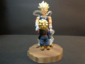 majin vegeta trunks figure