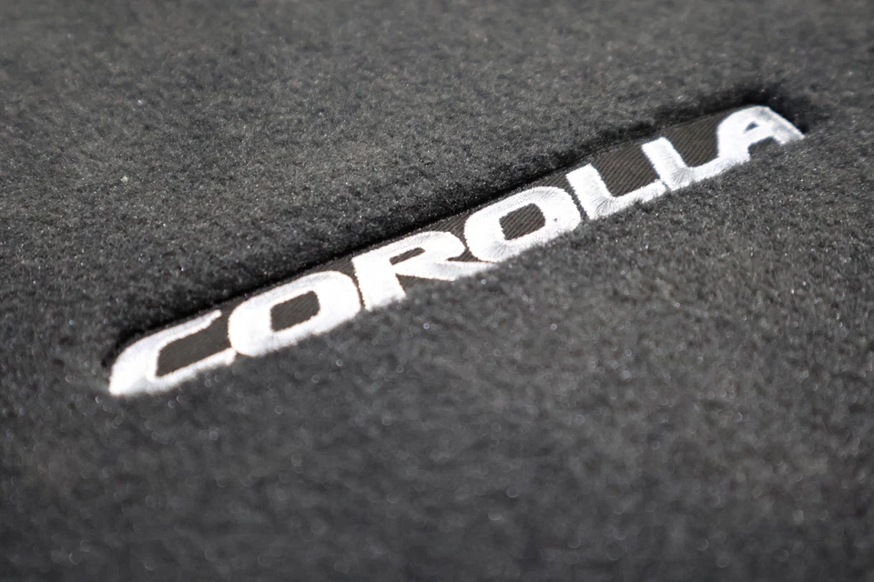 Genuine Toyota Manual Corolla Sedan Carpet Floor Mats Set 12/2013 - 08/2019 - image 3 of 4