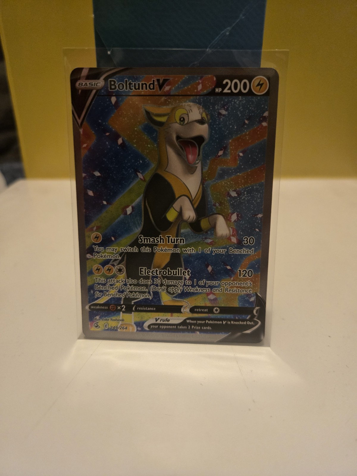 Boltund V (Full Art) 249/264 SWSH08: Fusion Strike Ultra Rare NM