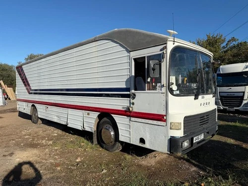 Ford 1984 MOBILE LIBRARY WARDROBE 12.5 ton box truck film unit events - Picture 1 of 12