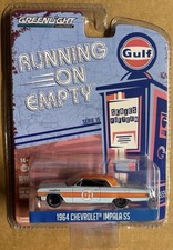 Greenlight 1964 CHEVY IMPALA Light Blue GULF '64 RUNNING ON EMPTY S15
