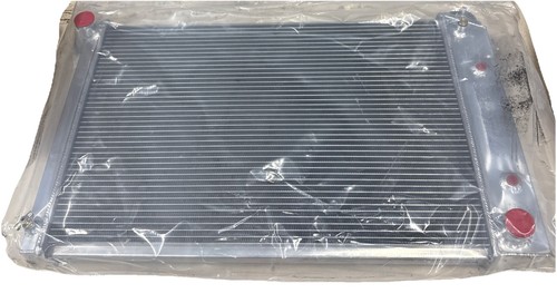 Summit Racing SUM-384002 Performance Fit Aluminum Radiator - Picture 3 of 5