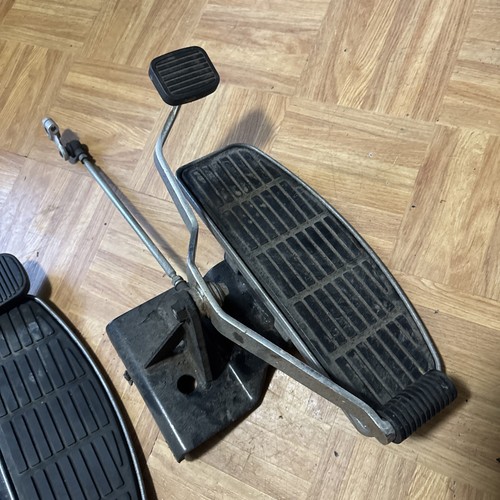 1999 Suzuki Intruder 1500 C VL1500 Driver Floorboards Set Right Left 98-04 Brake - Picture 2 of 11