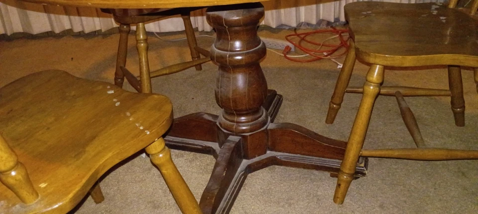 Wood Dining Table and Chairs with 4 Chairs Kitchen Table Set - Image 3 of 4