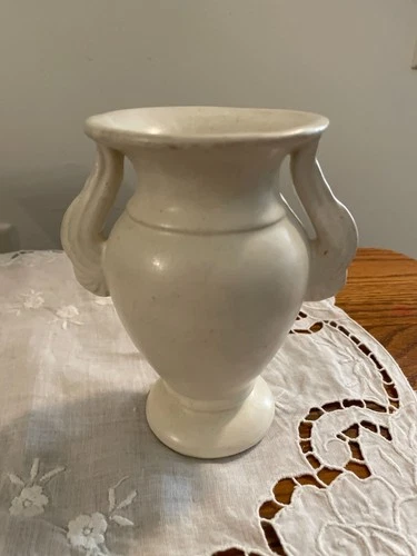 Vintage 1943 Niloak Pottery Winged Victory Matte White Vase 5.5" Tall Signed EUC