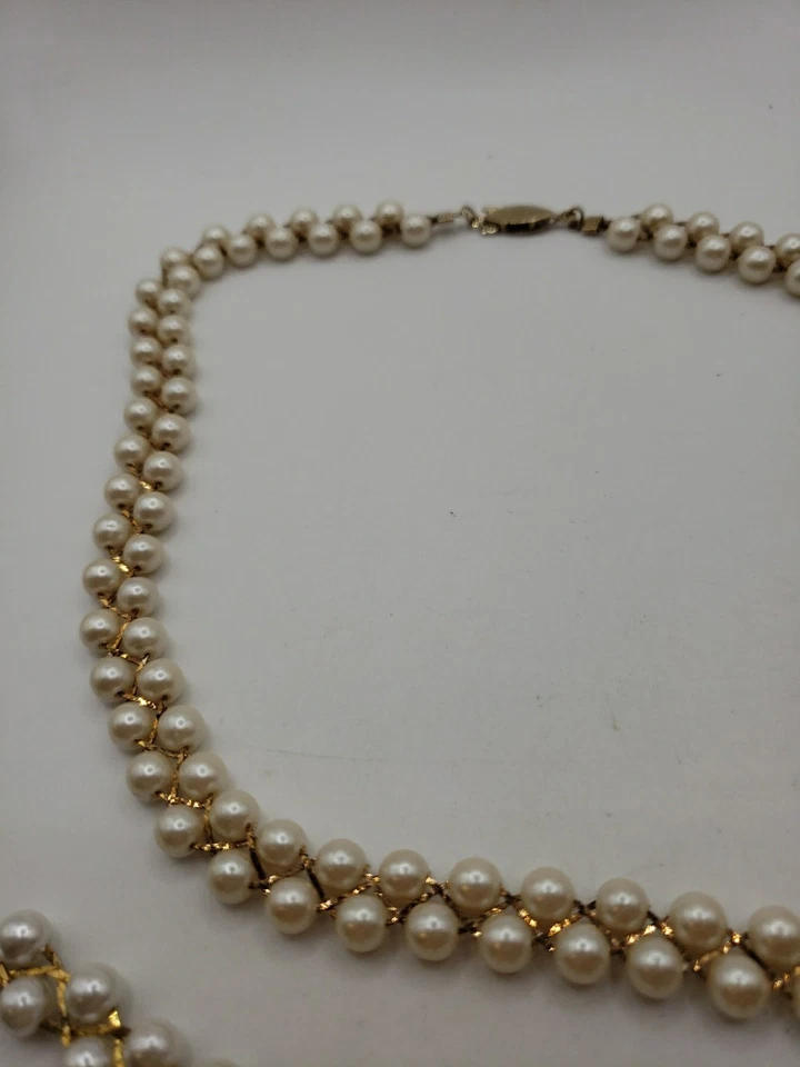 Goldtone Faux Pearl And Milkglass Jewelry Set - Image 4 of 4