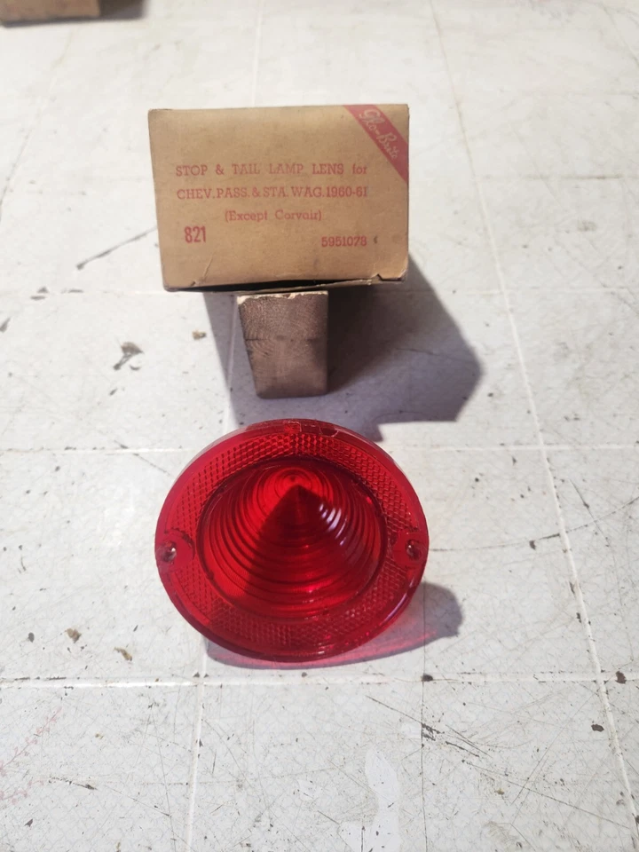 Chevrolet Pass.&Sta. 1960-61 como nuevo Vagón.Lente de lámpara de parada y cola (excepto Corvair) Foto 2 de 2
