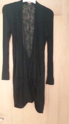Römische schwarze gerippte Wasserfall Strickjacke Größe 10 Spitzeneinsatz hinten