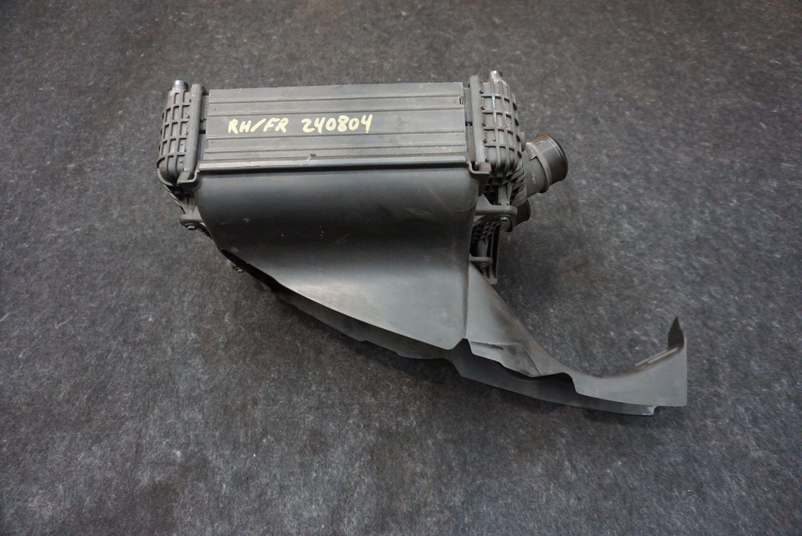 Front Right Radiator Intercooler Assembly 670109552 Maserati Ghibli M157 14-17+