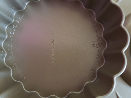 NORDIC WARE The Great Cupcake Pan 10 CUPS WILLIAMS-SONOMA MOLD USA Made - Picture 5 of 5