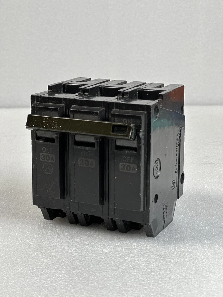 GE THQL32030 Plug-in Circuit Breaker 3P 30A - Image 2 of 4