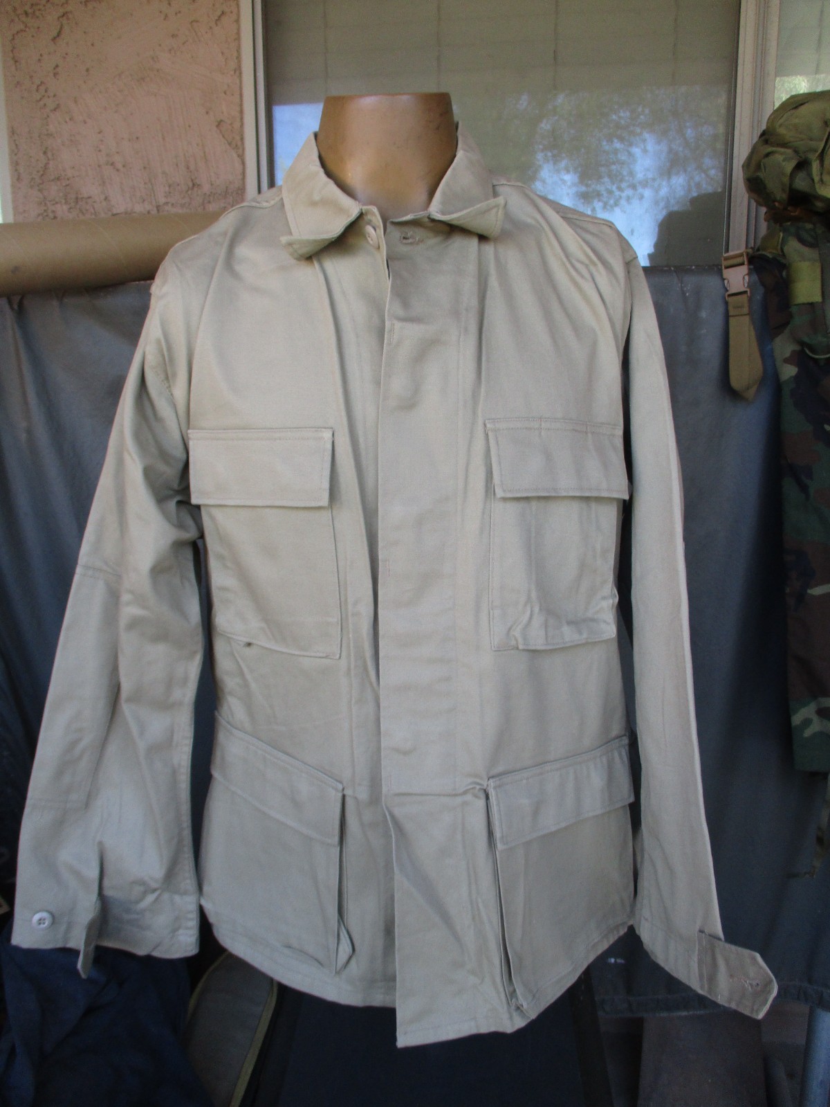 1994 dated Tan, Khaki 4 Pocket BDU M81 Combat Shirt Coat, Contractor, MEDIUM REG