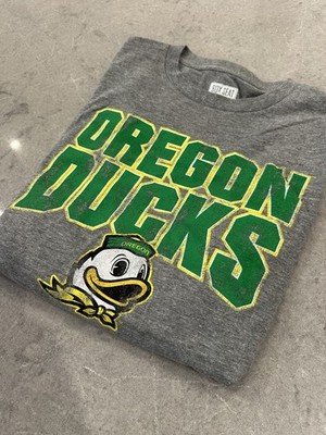 Oregon Ducks T-Shirt Men s Size Large Gray Short Sleeve Crew Neck NCAA College
