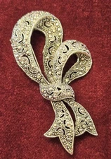 Vintage Brooch Silver Tone Filagree Bow Ribbon Long Pin Unsigned 