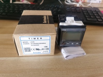 1PC Autonics LE4S Digital Backlit LCD Timer New #tk