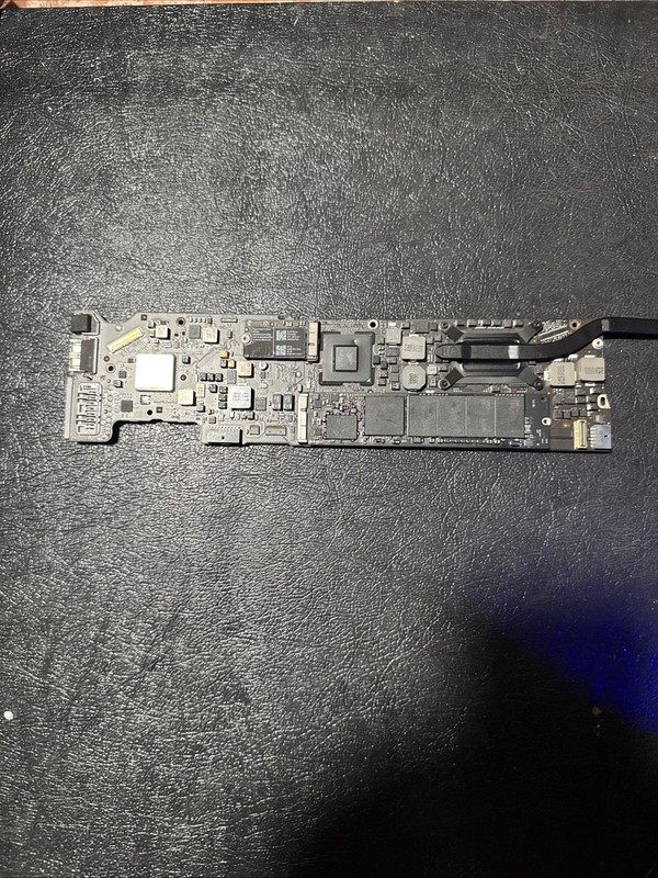 Macbook Air 820-3209-A (Intel Core i5 3rd Gen., 1.8GHz, 4GB RAM) Logic Board 