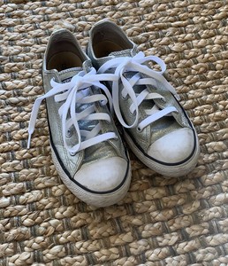 kids silver glitter converse