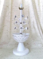 Vtg Mid Century Hollywood Regency Tole White Gold Flowers Table Lamp Orb Bowl