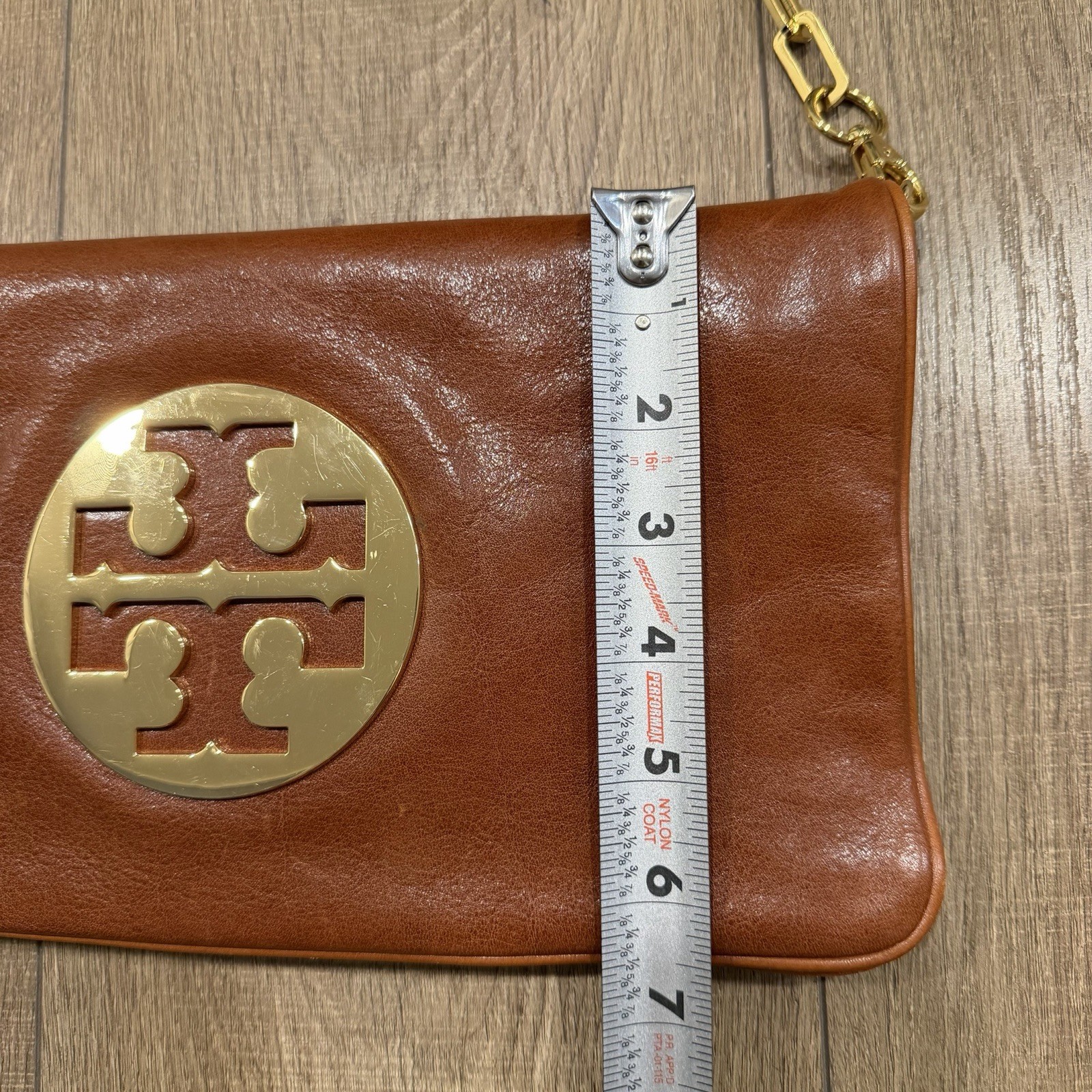 Tory Burch Reva In Cognac Leather Clutch With Gold Chain thumbnail 4