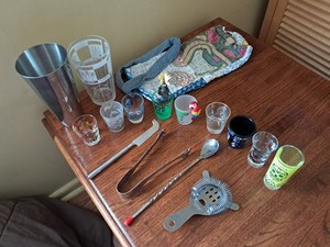 16 pc Barware Bartender Lot Bar Tools Shot Glasses Parrot Dice Moose Shakers
