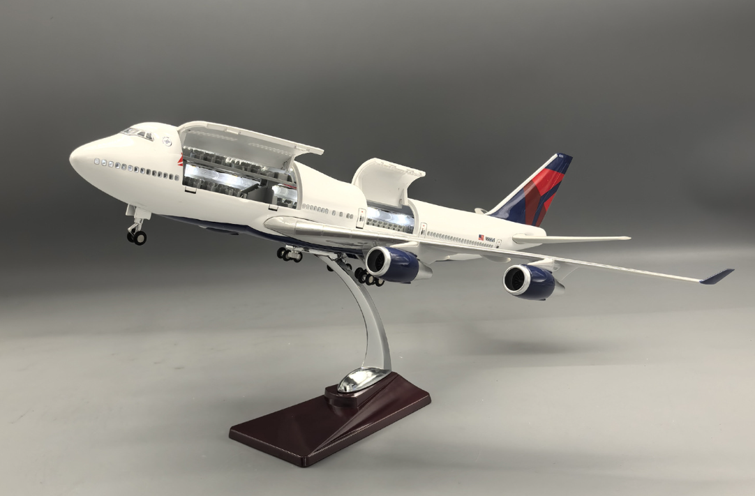 47CM 1:150 DELTA BOEING 747-400 Plane Airplane Open Hatch Led