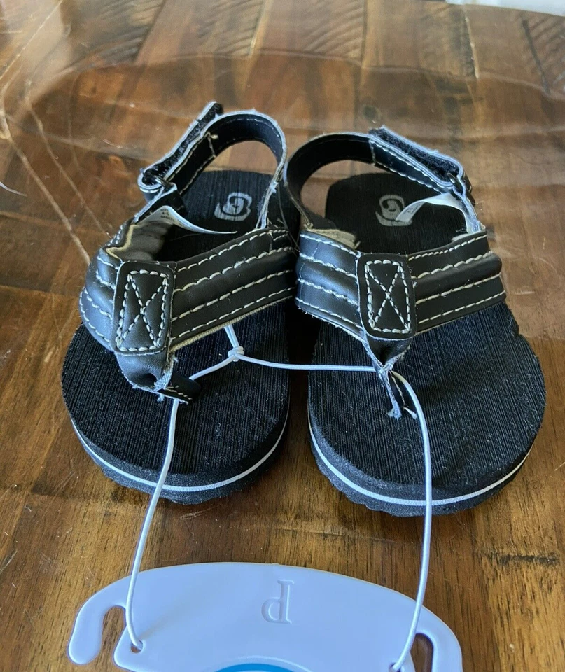 Sandalias chanclas negras para bebé niño talla 4/5 NUEVAS playa minimalista Foto 2 de 3
